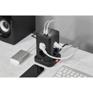 DOMINIC Удлинитель У08K 8 мест 2P+PE 1,5м 3х1,0мм2 16А/250В USB A+C 20Вт черный IEK DN-YP30-16-08-01-ZKU-K02