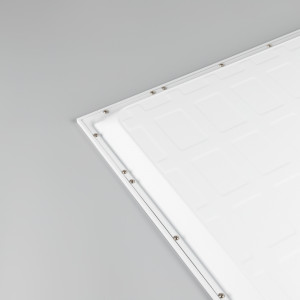 Светильник DL-TITAN-S600x600-40W Warm3000 (WH, 120 deg, CRI90, 230V) 038428, Поставка под заказ от 500 шт. Светодиодная панель с прямой засветкой (backlit). Мощность 40 Вт, св. поток 4000 лм, 100 лм/Вт, теплый 3000 K, CRI>90, угол 120°, напряжение питания 230 В. Белый квадратный корпус из алюминия, экран PS, степень защиты IP40.