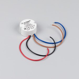 Блок питания ARJ-KE40200R (8W, 200mA, PFC) 028189, Источник тока с гальванической развязкой для светильников и мощных светодиодов. Входное напряжение 220-240 VAC. Выходные параметры: 27-40 В, 200 mА, 8 Вт. Встроенный PFC >0,95. Негерметичный алюминиевый корпус IP 44. Габаритные размеры диаметр в окружност