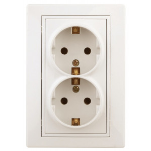1-205-02 Розетка 2X2P+E Schuko, 16А-250В, IP20, СУ, Plano, сл.кость (10/100/1200)(кр Б0027616