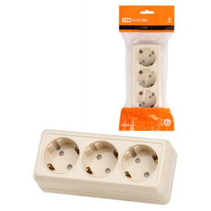 Розетка 3-х местная горизонтальная 2П+3 открытой установки IP20 16A с з/ш сл. кость "Ладога" SQ1801-0227