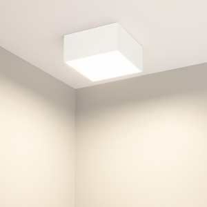 Светильник SP-QUADRO-S120x120-13W Warm3000 (WH, 120 deg, 230V) 034775, Накладной светильник. Мощность 13 Вт, св. поток 540-680 лм, 52 лм/Вт, теплый 3000 K, CRI>90, угол 120°, напряжение питания 230 В. Белый квадратный корпус из алюминия, экран PC, степень защиты IP40. Размер: длина 120 мм, ширина 120 мм, высота 59 мм. Монтаж