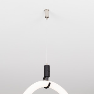 Подвес SPX-TROPIC-HANG-R66-18-L1500 (BK) 045036, Подвес для светильника SP-TROPIC, длина 1500 мм. Цвет черный. Комплект состоит из стального троса диаметром 1.5 мм и цангового зажима, декоративного кольца и прижимного стержня. Максимальная нагрузка до 25 кг.