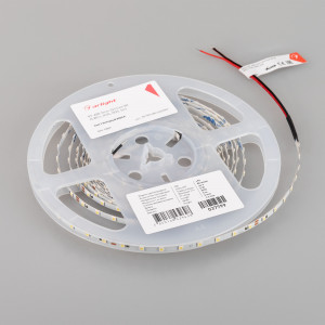Лента RT-A80-5mm 24V Cool 8K (5 W/m, IP20, 2835, 5m) 037799, Светодиодная узкая лента RT-A80, открытая IP20. Светодиоды 2835, 80 шт/м (400 шт на 5 м), белая плата 5 мм, скотч 3M. Цвет ХОЛОДНЫЙ 8000 K , цветопередача CRI>90 , угол 120°. Питание 24 В, мощность 5 Вт/м (25 Вт на 5 м). Размеры 5000x5x1.5 мм. Мин.отрезок