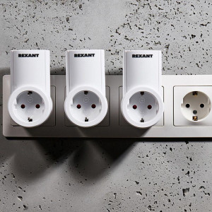 Радиоуправляемая розетка c пультом RX-003 (один пульт, три розетки) 10-6030