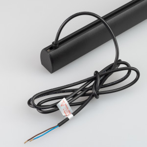 Трек MAG-TRACK-2540-2000 (BK) 034228, Подвесной, накладной круглый магнитный трек, длина 2000 мм. DC24V. Материал алюминий, цвет черный. Две заглушки в комплекте. Размер ДxШxВ: 2003x30x40 мм. Размер (с учетом заглушек) Аксессуары для подвесного монтажа (034751) в комплект не входят.