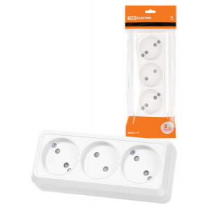 Розетка 3-х местная горизонтальная 2П открытой установки IP20 10A с з/ш белая "Ладога" SQ1801-0125