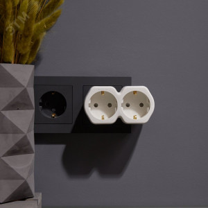 Разветвитель 2-м с заземл. 16А IP20 защ. шторки бел. 11-1087