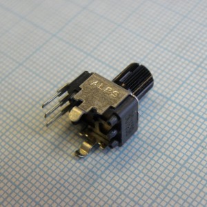 RK09K1130A8G, одиночный, 10К, линейная хар-ка (1B), пластмассовый вал с насечкой 15мм, вертикальный монтаж