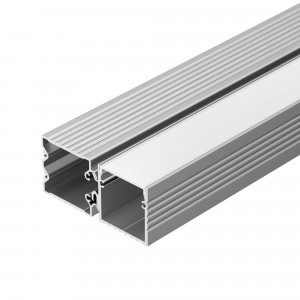 Профиль с экраном ALU-BASE-PW35S-2000 ANOD+FROST AG 021947, Поставка под заказ от 1 компл. Анодированный профиль ALU-BASE длиной 2м, в комплекте с матовым призматическим экраном "антиблик". Устанавливается на основание ALU-BASE Small/Hiding (отдельно), крепится сверху саморезами ST2.2x9.5.