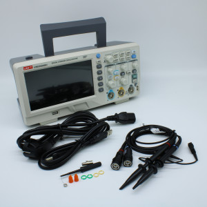 UTD2102CEX+, Осциллограф цифровой, 2 канала х 100МГц, USB, ЖК дисплей с русским интерфейсом