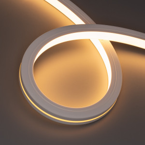 Лента герметичная MOONLIGHT-TOP-X280-20x20mm 24V Warm2700 (10 W/m, IP67, 15m, wire x1) 044351, Гибкая герметичная лента (неон серии MOONLIGHT), сечение 20х20 мм. Светодиоды CSP 280 шт/м. Цвет свечения ТЕПЛЫЙ (2700К), индекс цветопередачи CRI>90, световой поток 460 лм/м, угол излучения 114°. Мощность 10 Вт/м, питание 24 В. Класс пылевлагозащиты IP67