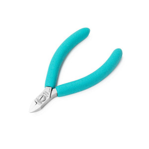 622N, Плоский срез, высококачественная инструментальная сталь, электростатически безопасны. Миниатюрные режущие стороны. Маленькая головка. Перекусывает: проволока средней жесткости – 0,8 мм, жесткая – 0,5 мм, Cu – 1,3 мм; 110 мм, 48 г