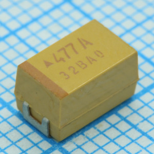 TPME477M010R0023, Конденсатор танталовый твердотельный 470мкФ 10В E корпус ±20% (7.3 X 4.3 X 4.1мм) выводы внутрь для поверхностного монтажа 7343-43 0.023Ом 125°C лента на катушке