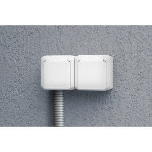 Розетка 2-м ОП Quteo 16А IP44 250В 2х2P+E с заземл. защ. шторки с крышкой бел. 782323