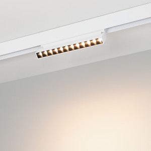 Светильник MAG-ORIENT-LASER-FOLD-S230-12W Warm3000 (WH, 30 deg, 48V) 035866, Светильник для магнитных треков MAG-ORIENT шириной 26 мм. Мощность 12 Вт, св. поток 520 лм, 43 лм/Вт, теплый 3000 K, CRI>90, угол 30°, напряжение питания 48 В. Белый прямоугольный корпус из металл, экран поликарбонат, степень защиты IP20. Размер: длина 23