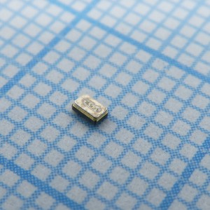 12.87170, Резонатор кварцевый 32.768кГц 20ppm, Cшунт = 2пФ, Cнагр = 12.5пФ