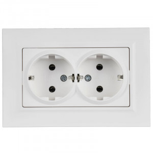 BRITE Розетка 2-местная с заземлением без защитных шторок плоская 16А в сборе РСПл12-3-БрАБ арктический белый IEK BR-R27-16-K91-F