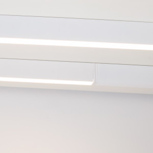 Светильник CLIP-38-FLAT-S312-6W Day4000 (WH, 110 deg, 24V) 029001, Подвесной/накладной светильник для системы CLIP 38мм, 6Вт. Цвет свечения ДНЕВНОЙ 4000K, световой поток 410 лм, угол 110°, CRI>90. Корпус прямоугольный, металл, цвет белый, IP40. Размеры LxWxH 312x38x64мм. Входное напряжение DC24V, мощность 6Вт