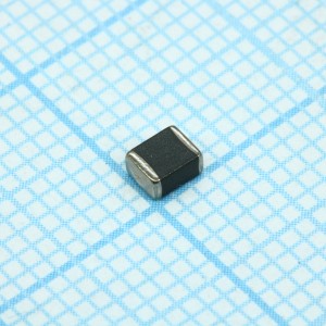 B72530V0600K062, Варистор многослойный 60В переменного тока/85В постоянного тока 200A 100В предел 1210 ЧИП лента на катушке