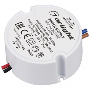 Блок питания ARJ-KE28700R (20W, 700mA, PFC) 023760, Источник тока с гальванической развязкой для светильников и мощных светодиодов. Входное напряжение 220-240 VAC. Выходные параметры: 19-28 В, 700 mА, 20 Вт. Встроенный PFC >0.92. Негерметичный пластиковый корпус IP 44. Габаритные размеры диаметр в окружнос