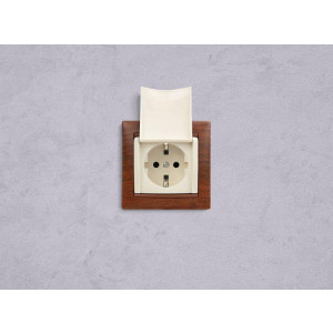 Розетка 1-м СП Valena 16А IP21 2P+E с заземл. защ. шторки с крышкой винты механизм сл. кость IEK 774322