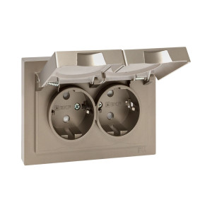 Механизм розетки двойной, 16А, IP44, с заземлением, со шторками, с рамкой, с крышками, шампань Эпика EKF UP1-SOC-211-44