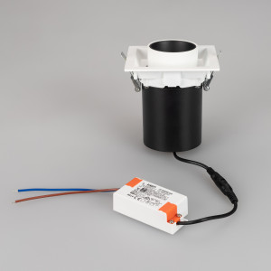 Светильник LTD-PULL-S110x110-10W Day4000 (WH, 24 deg, 230V) 031367, Встраиваемый поворотный выдвигающийся светильник для потолка. Мощность 10 Вт, св. поток 900 лм, 90 лм/Вт, дневной 4000 K, CRI>90, угол 24°, напряжение питания 230 В. Белый квадратный корпус из алюминия, экран PC, степень защиты IP20. Размер (ДхШхВ) 112х11
