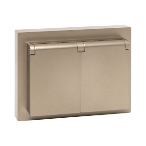 Механизм розетки двойной, 16А, IP44, с заземлением, со шторками, с рамкой, с крышками, шампань Эпика EKF UP1-SOC-211-44