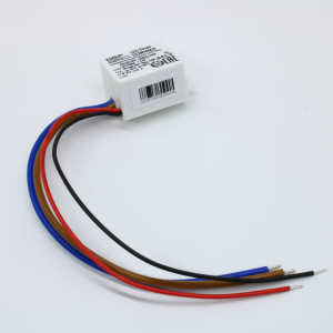 CC3W700A21, AC-DC, 3Вт, токовый выход, вход 176-264VAC/230-280VDC, выход 700мА/1.8…4В, в кожухе 33.9*22.8*17mm, -20…+50°С