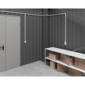 Розетка 3-местная для открытой установки с заземлением с защитными шторками с предварительным подключением 16А белый QUTEO 782238