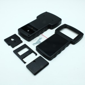 G828B(O)BC, Пластиковый корпус черного цвета с отсеком для батарей