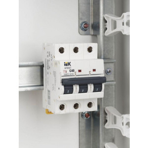 Выключатель автоматический модульный 3п C 40А M10N ARMAT AR-M10N-3-C040