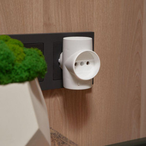 Разветвитель 3-м без заземл. 10А IP20 бел. 11-1077