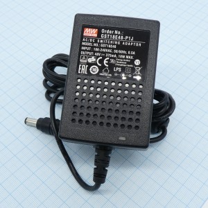 GST18E48-P1J, AC-DC, 18Вт, вход 85...264B AC 47...63 Гц,, выход 48B/0.375A, изоляция 3000В AC, 79x54x33мм, -30...+70°С, выходной разъем 11, диам. 5.5х2.1мм