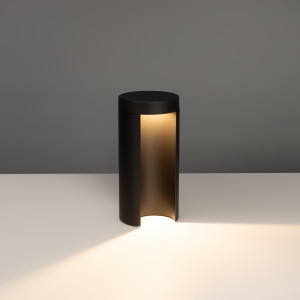 Светильник LGD-Path-Round120-H250B-12W Warm White 020335, 250мм уличный светодиодный светильник для подсветки дорожек. Цвет ТЕПЛЫЙ БЕЛЫЙ 3000К, светодиоды 12Вт CREE (470лм). Влагозащищенный корпус IP54 - черный алюминий, экран закалённое стекло. Питание 230В, мощность 12 Вт. Размеры ДхВ -120х250 мм.