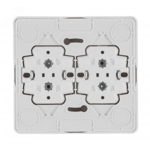Розетка 4-м ОП Этюд 16А 250В с заземл. с заземл. защ. шторки бел. SE PA16-208B