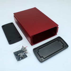 ALUG705RD160, Алюминиевый красный корпус с черными торцевыми панелями