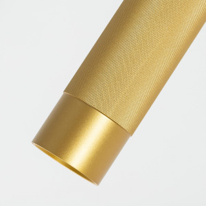 Светильник SP-SPICY-HANG-R70-13W Warm3000 (GD, 50 deg, 230V) 033670, Подвесной светильник. Мощность 13 Вт, св. поток 732 лм, 57 лм/Вт, теплый 3000 K, CRI>90, угол 50°, напряжение питания 230 В. Золотой круглый корпус из алюминия, рефлектор PC, степень защиты IP20. Размер: диаметр 70 мм, высота 300 мм, длина подвеса 1500 мм