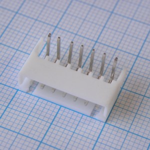 DS1069-7MRW6SA, Серия XH. Корпус разъема - вилка угловая на плату 7 контактов, шаг 2.5мм