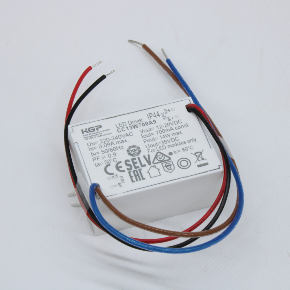 Изображение товара Компактное зарядное устройство CC13W700A9 мощностью 13 Вт для устройств 12-20В