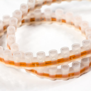 Лента DIP-960S-U 12V Blue (DIP 5mm, 96 LED) 011433, Гибкая герметичная светодиодная лента. Цвет СИНИЙ. Длина 0.96 м, 96шт 5мм цилиндрических ультра ярких светодиодов, залитых силиконом. На катушке 2 отрезка по 0.96м. Питание 12V DC, мощность 7.7Вт (на 1 отрезок). В комплекте: крепежи (скоба) 10 шт