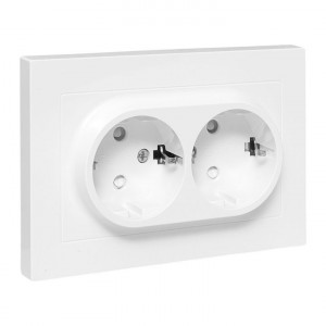 Механизм розетки двойной, 16А, с заземлением, со шторками, с рамкой, белый Эпика EKF UP1-SOW-211
