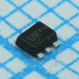 EMC4DXV5T1G, Цифровые биполярные транзисторы NPN+PNP 50В 100мА 5-Pin SOT-553 лента на катушке