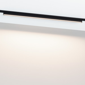 Светильник MAG-MICROCOSM-FLAT-L600-16W Day4000 (BK, 100 deg, 24V) 043274, Светильник для магнитных треков MAG-MICROCOSM шириной 11 мм. Мощность16 Вт, св. поток 720 лм, 45 лм/Вт, дневной 4000K, CRI>90, угол 100°, напряжение питания 24 В. Черный прямоугольный корпус из алюминия, экран поликарбонат, степень защиты IP20. Размер: дл