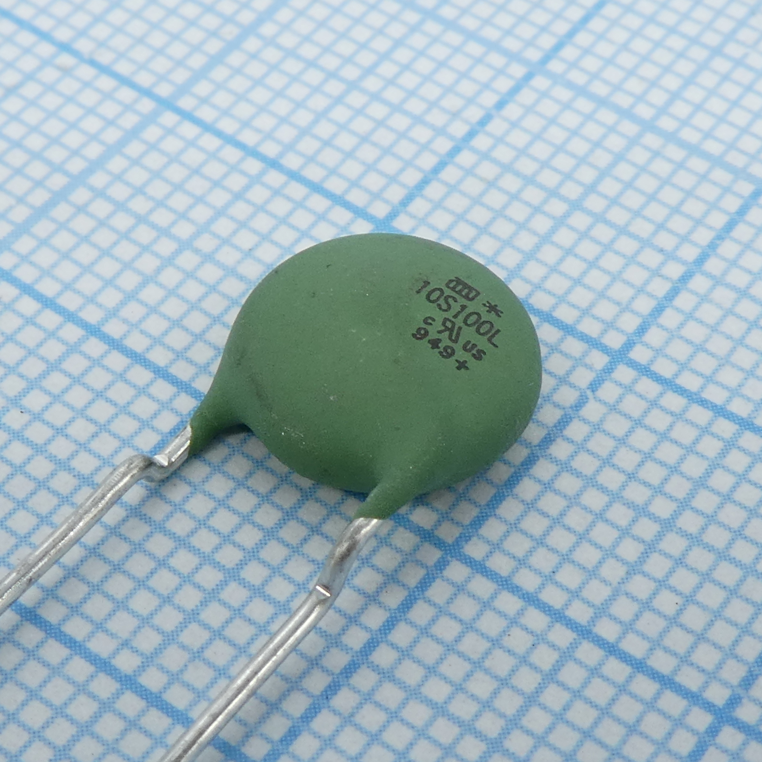 Терморезистор фото. Термистор ntc 5d-7. Термистор 10s050m. Терморезистор 10d-11. Терморезистор фото.