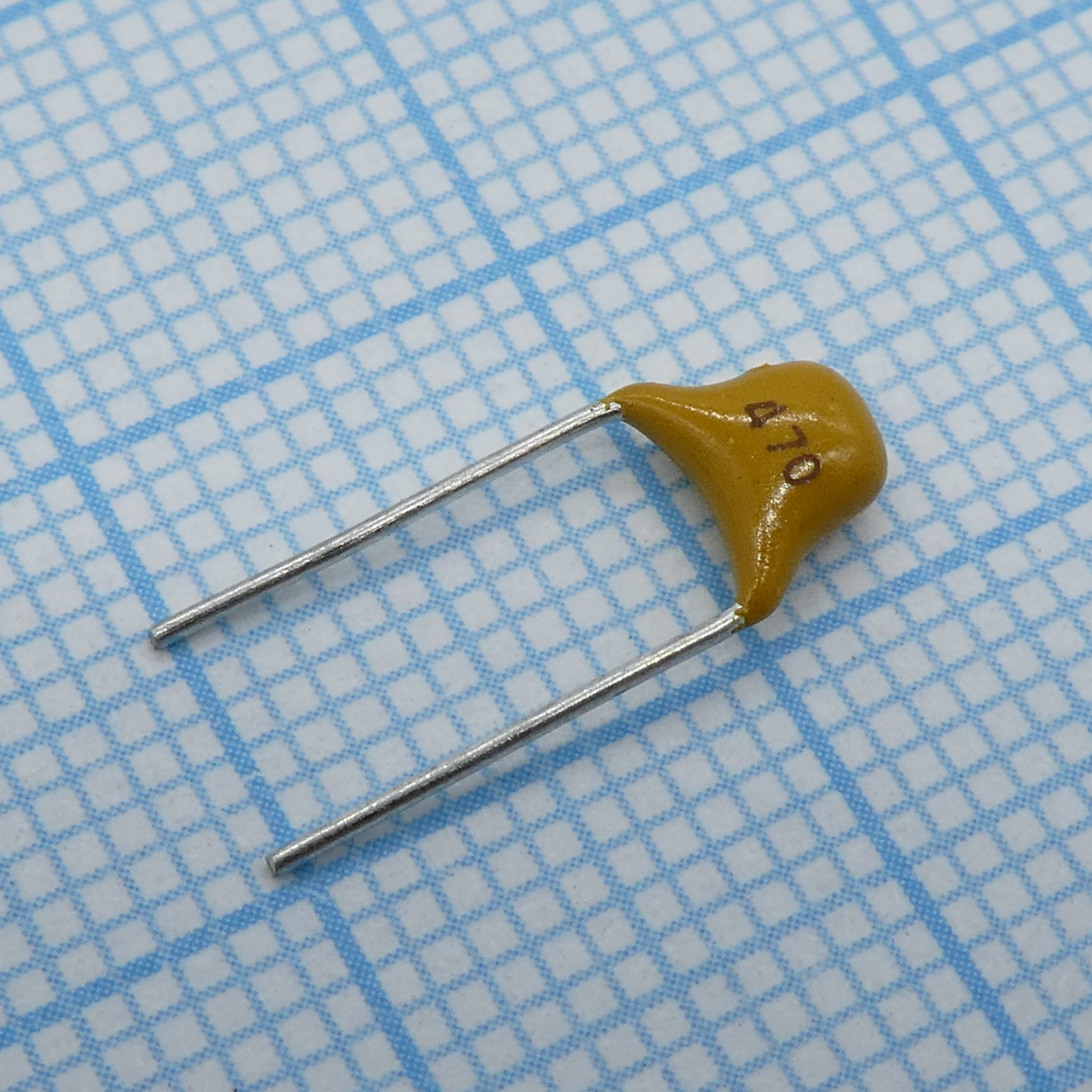 Конденсатор 0 5 пф. Керамические конденсаторы к10. 471k конденсатор. Smd конденсатор 0. Конденсатор 0 5 пф.