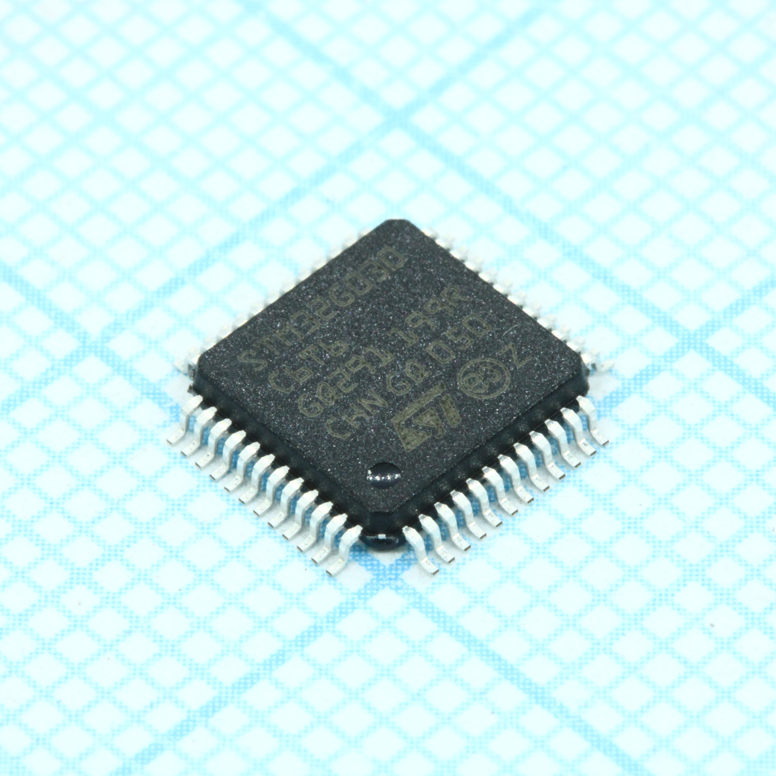 C8051f005-gq. Atmega8 dip28. Μbga. Atxmega32a4u. At89c51rc-24pu.